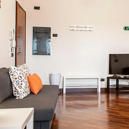 Alloggio Turistico Leonardo Home- Fiumicino Airport - Rome - Fiera Apartment