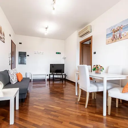 Appartement Turistico Leonardo Home- Airport, 2m In Treno- Rome, 20m In Treno- Fiera, 2m In Treno