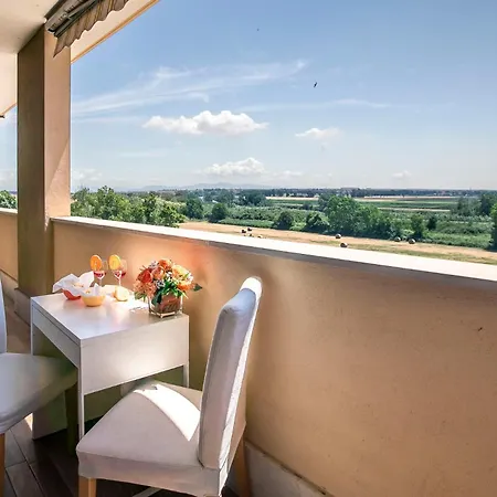 Appartement Turistico Leonardo Home- Airport, 2m In Treno- Rome, 20m In Treno- Fiera, 2m In Treno *